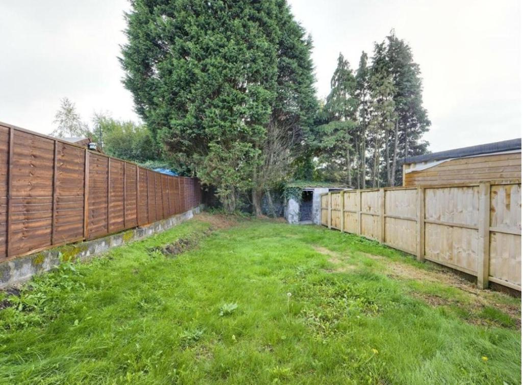 Work & Relax - 3 Bedroom House With Off-road Parking * Swansea