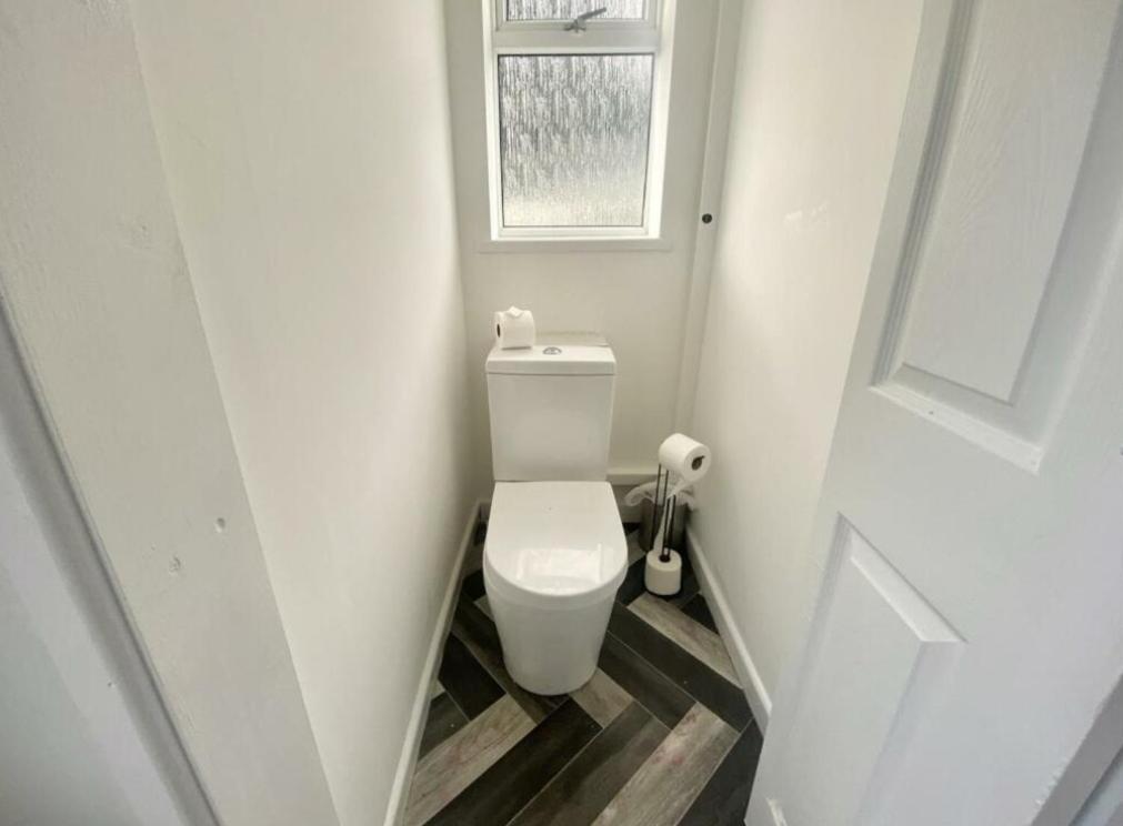 Holiday home Work & Relax - 3 Bedroom House With Off-road Parking *