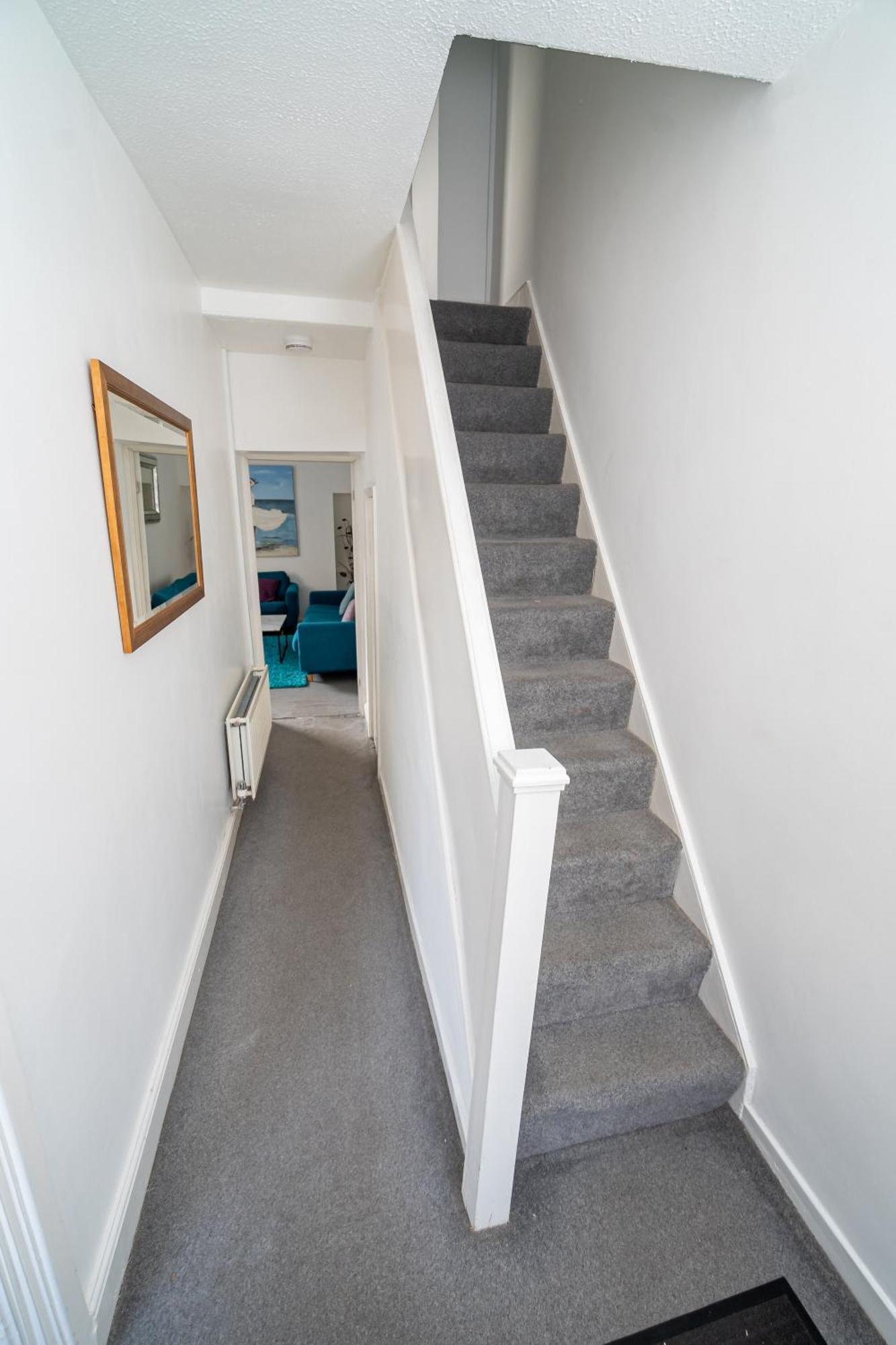 Work & Relax - 3 Bedroom House With Off-road Parking Holiday home