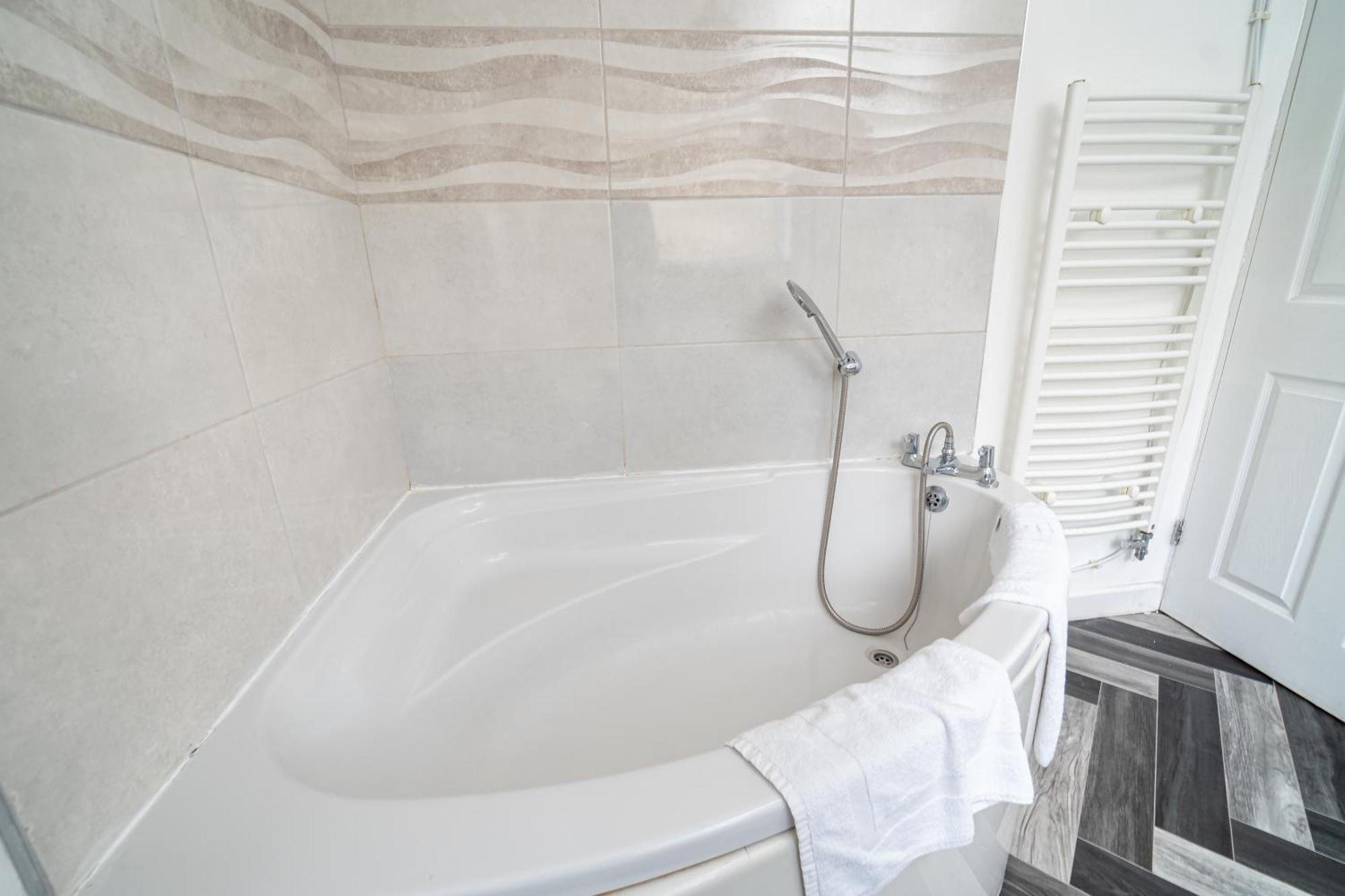 Holiday home Work & Relax - 3 Bedroom House With Off-road Parking